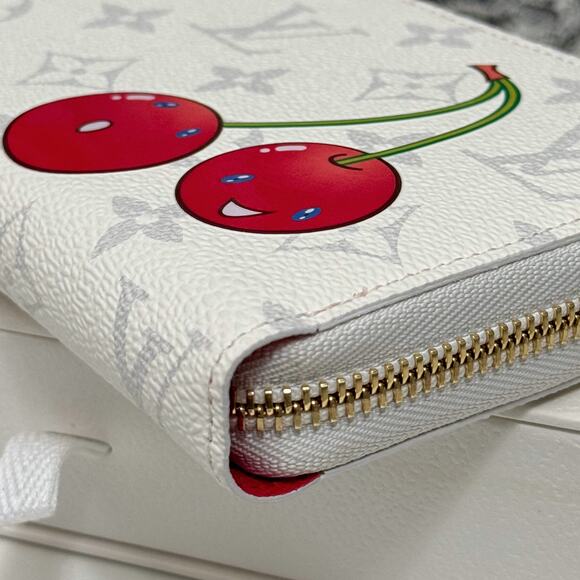 LOUIS VUITTON x Murakami 2025 Zippy Wallet M14240 White Monogram Cherry NEW Box - Picture 7 of 14